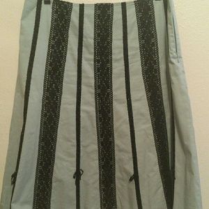 Sage skirt w/black trim